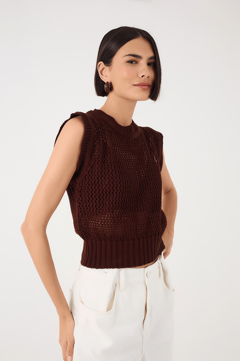 Brown Caffeine Crew Neck Sleeveless Pullover Tricot Blouse