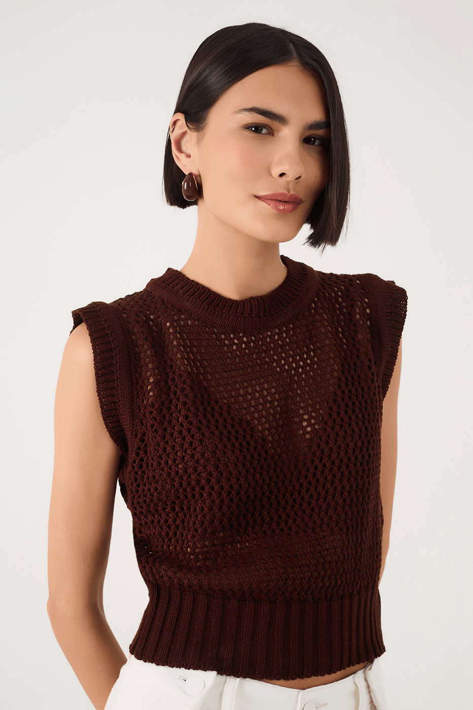 Brown Caffeine Crew Neck Sleeveless Pullover Tricot Blouse