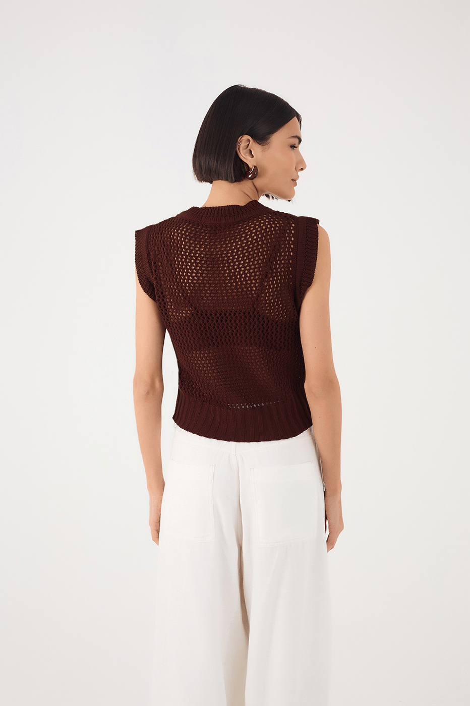 Brown Caffeine Crew Neck Sleeveless Pullover Tricot Blouse