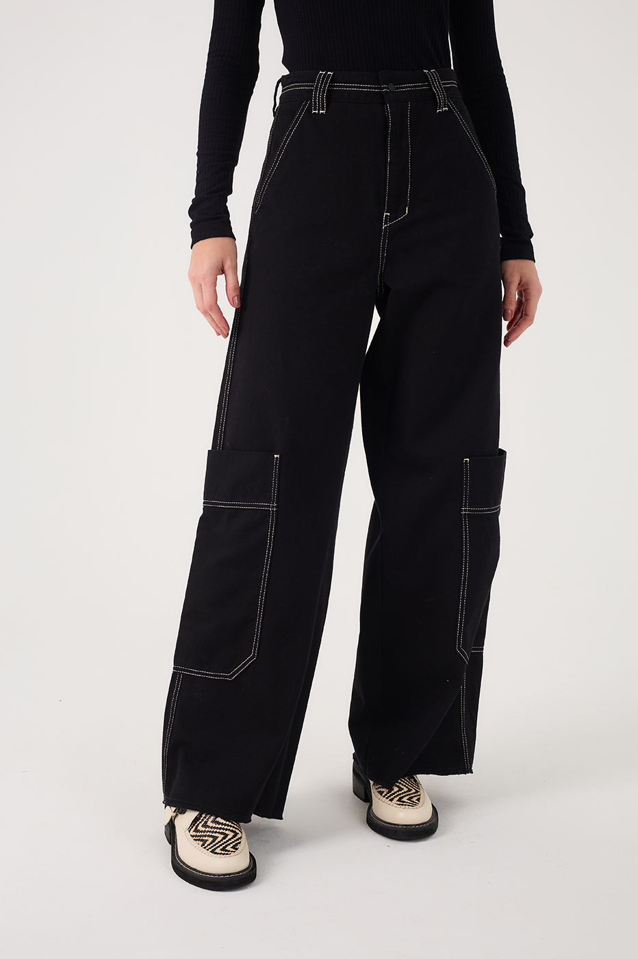 Black Leg Pockets Twill Pants