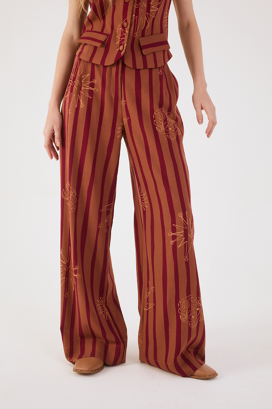Brown Encanto Side Pockets Wide-Leg Pants