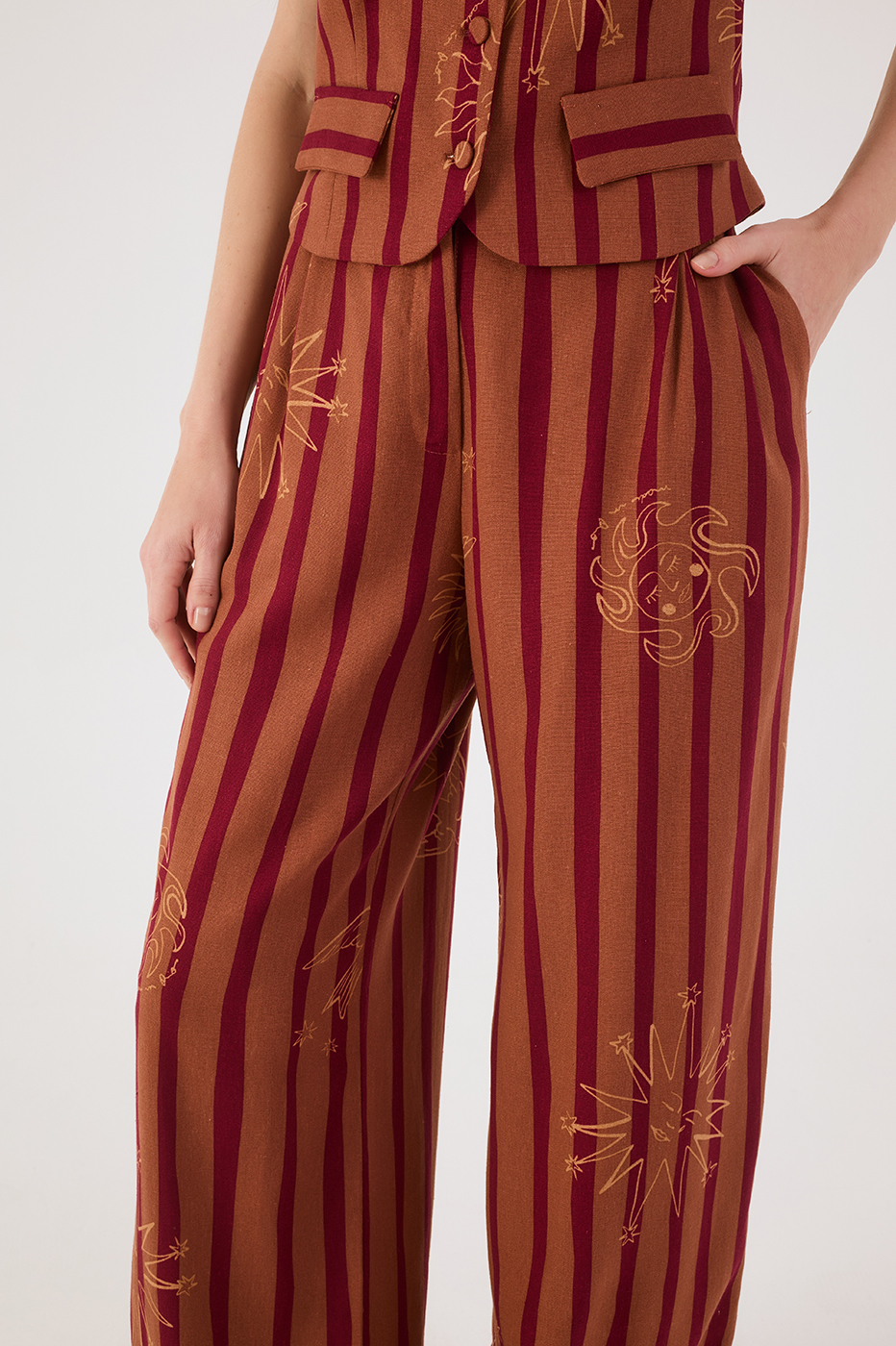 Brown Encanto Side Pockets Wide-Leg Pants