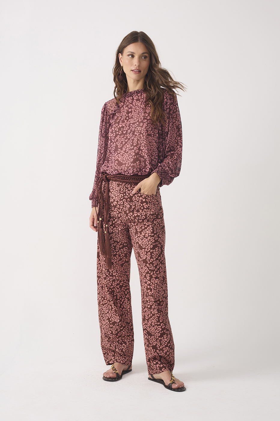 Brown Felina Pockets Twill Pants_4
