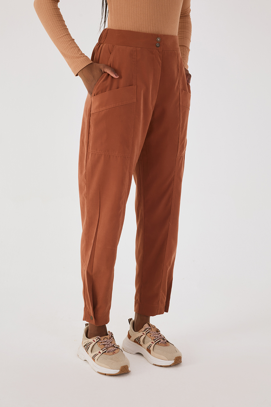 Brown Mate Elastic Waitband Front Pockets Pants