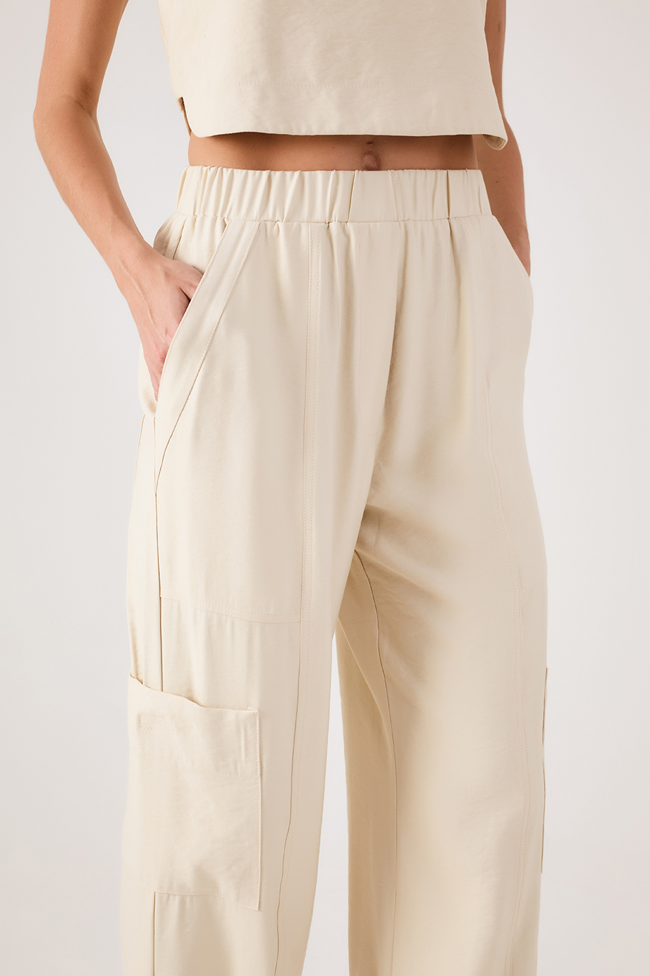 Off-White Elastic Waist Cuffs Pockets Pants
