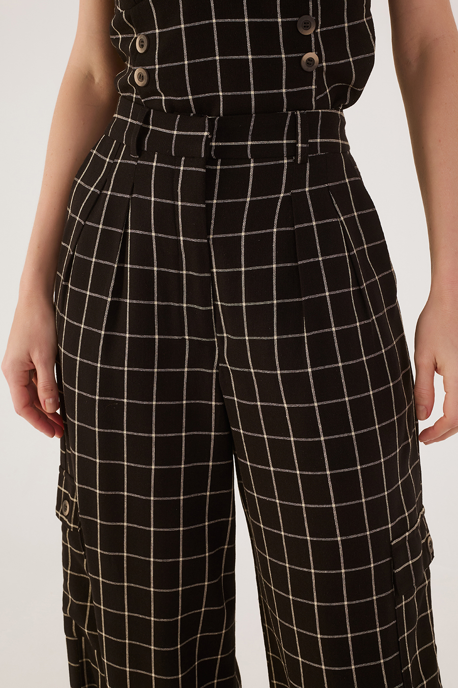 Black Pinstripe V Neck Side Pockets Linen Pants