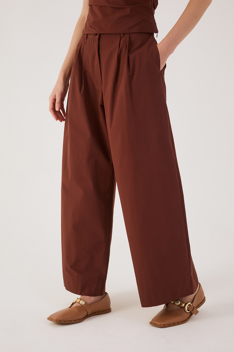 Brown Pleats Elastic Waistline Pockets Cotton Pants