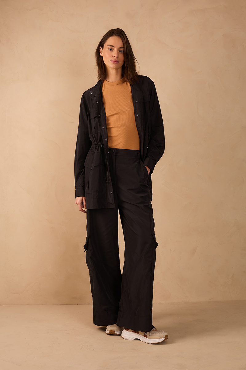 Black Elastic Waist Pockets Utility Pants_1