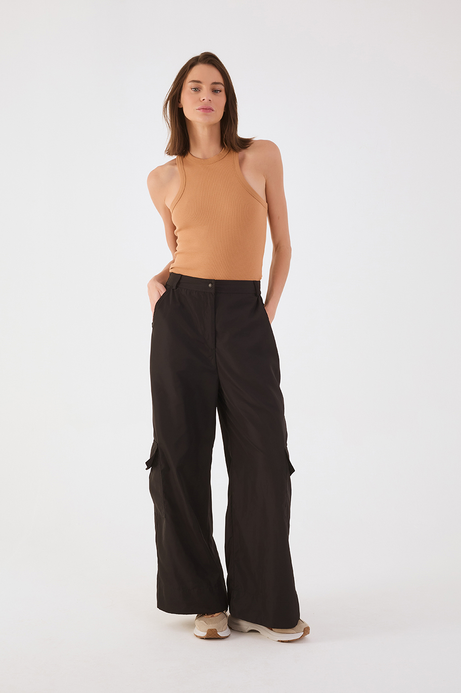 Black Elastic Waist Pockets Utility Pants