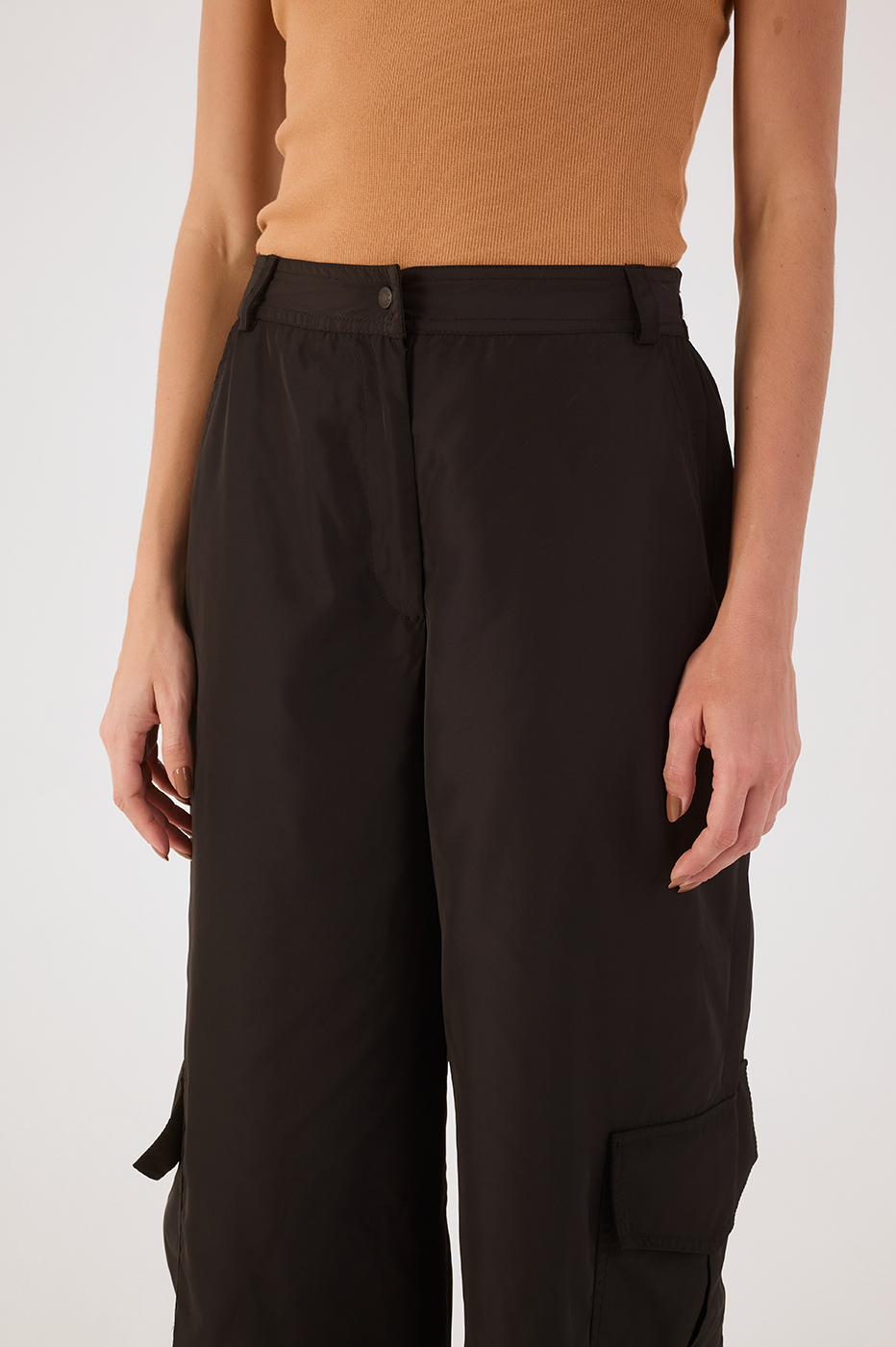 Black Elastic Waist Pockets Utility Pants