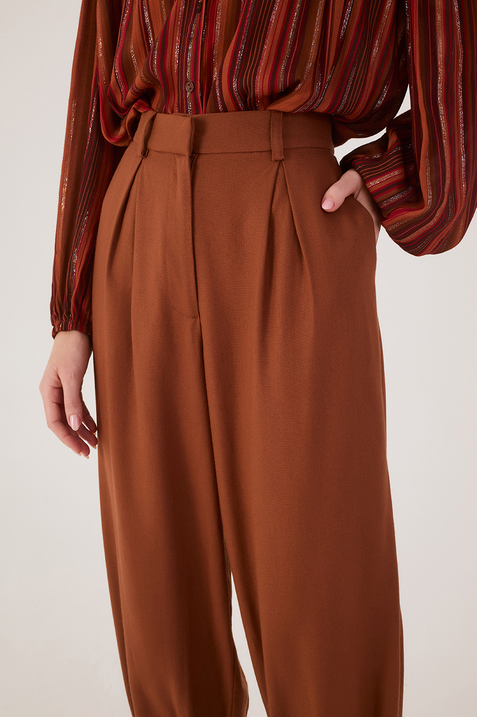 Brown Mate Pleats Cuffed Linen Pants