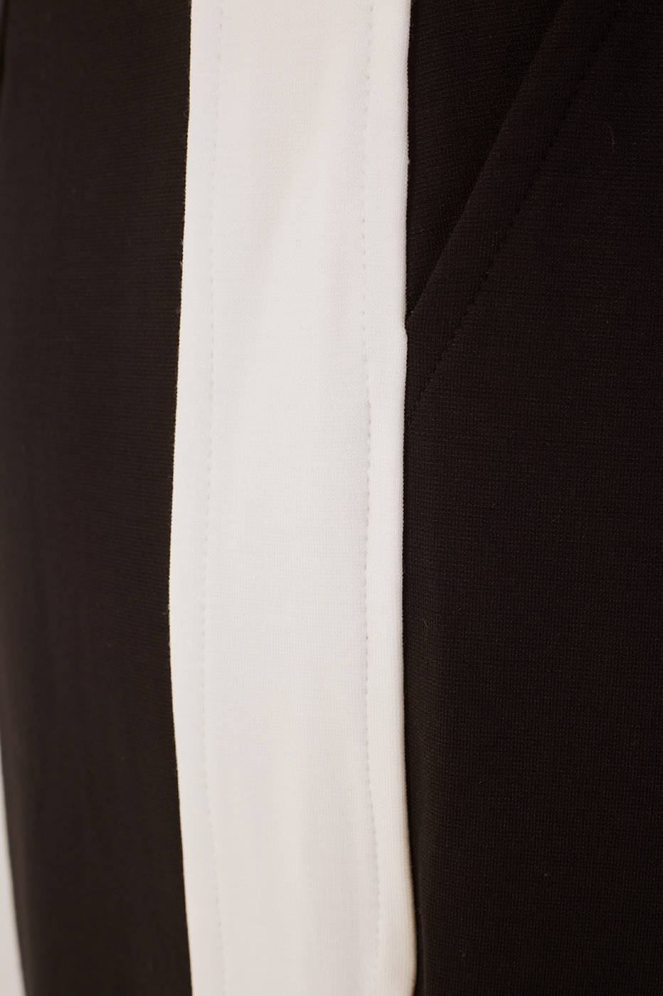 Black Bicolor Pockets Wide-Leg Tailored Pants