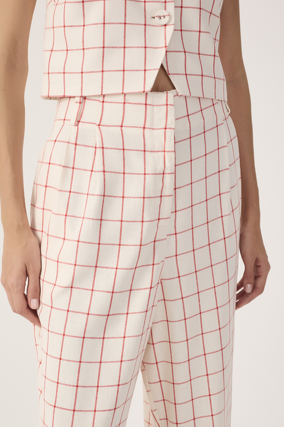 Checkered Linen Carrot Pants