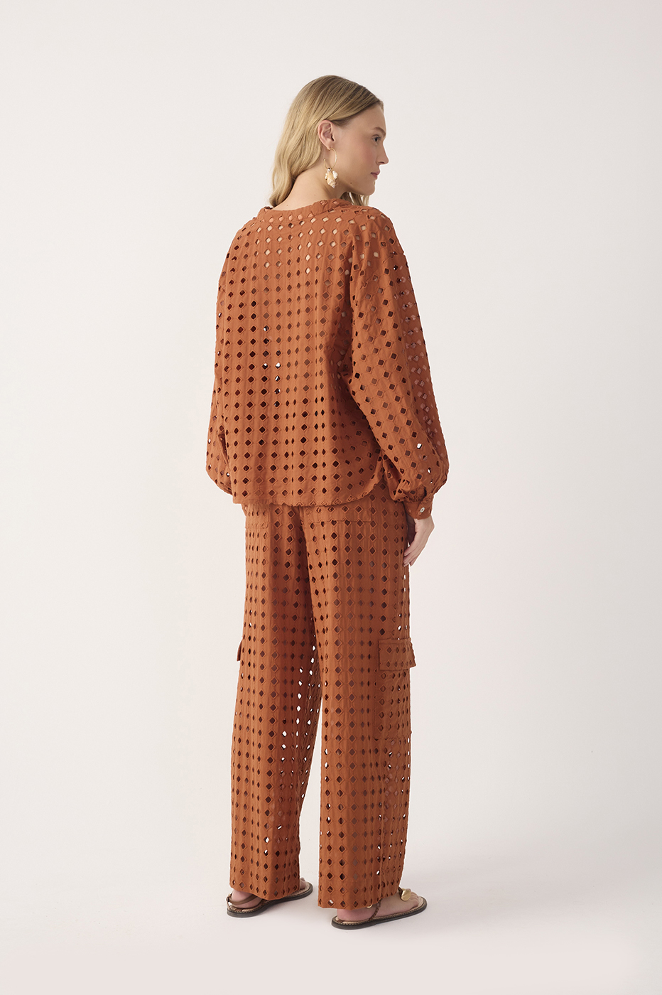 Eyelet Cargo Pocket Pants_7