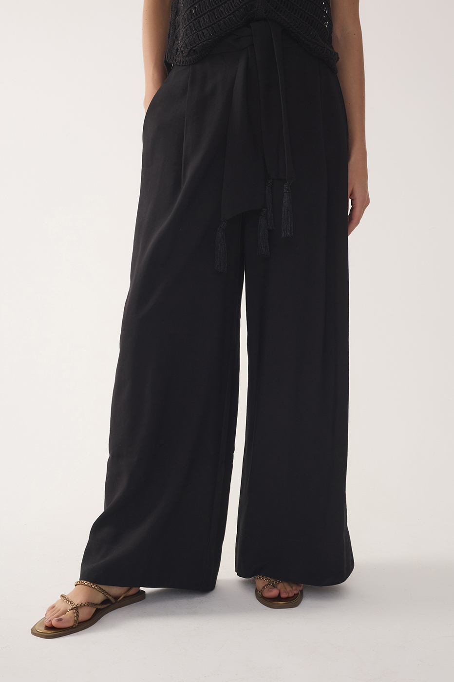 Black Wide-Leg Tie Waist Pants_3