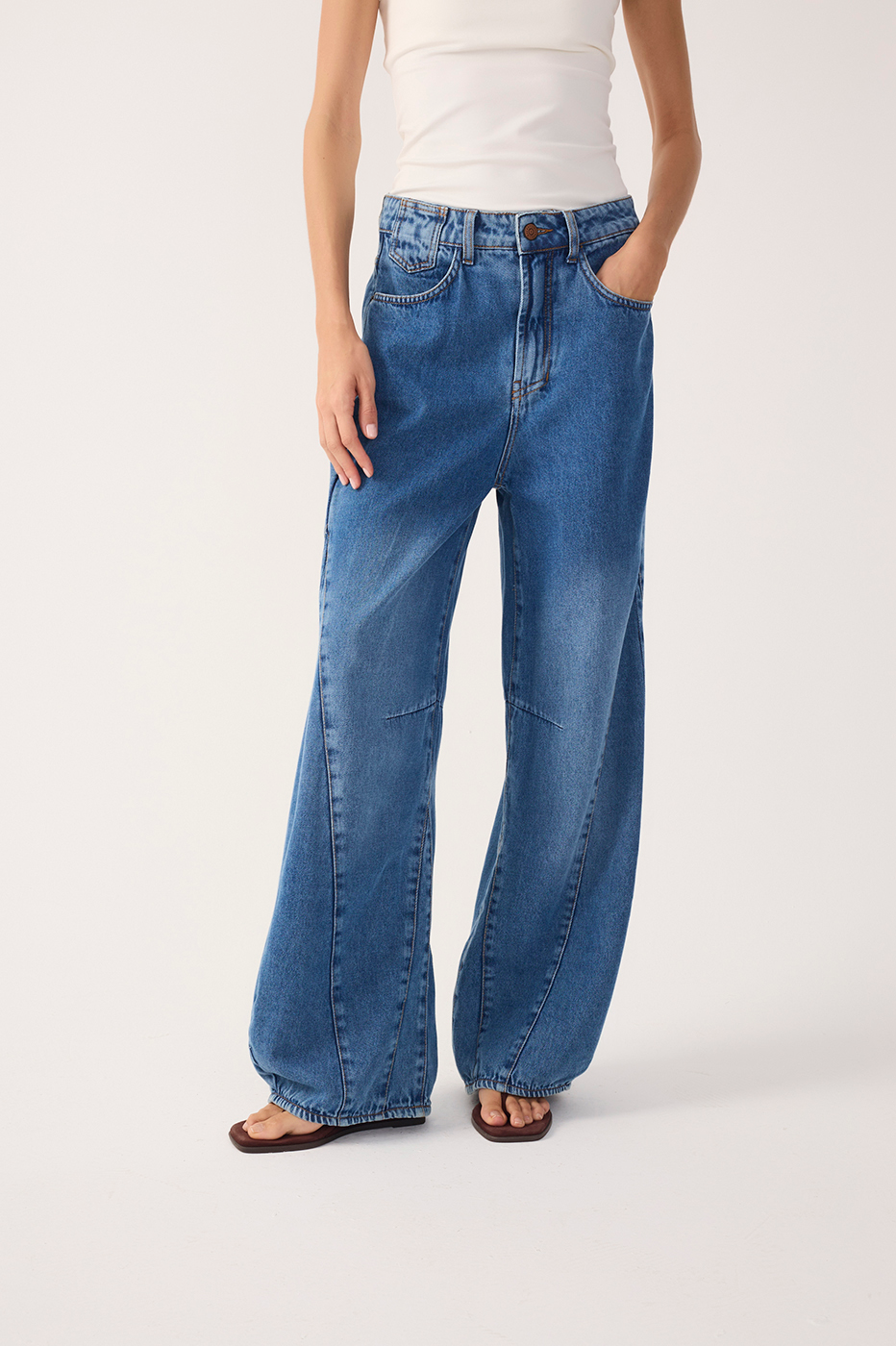 Jeans with Cutouts_4