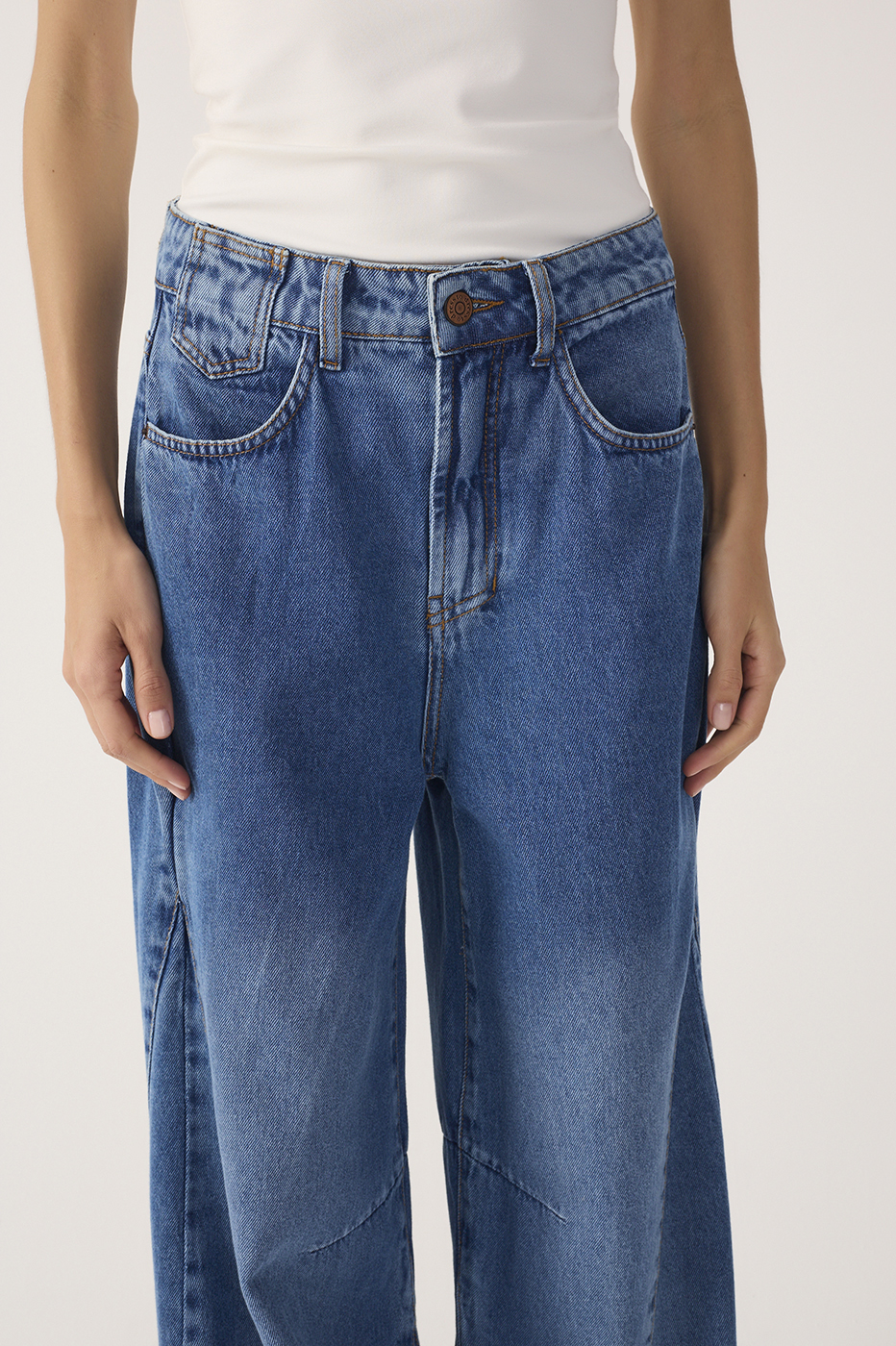 Jeans with Cutouts_5