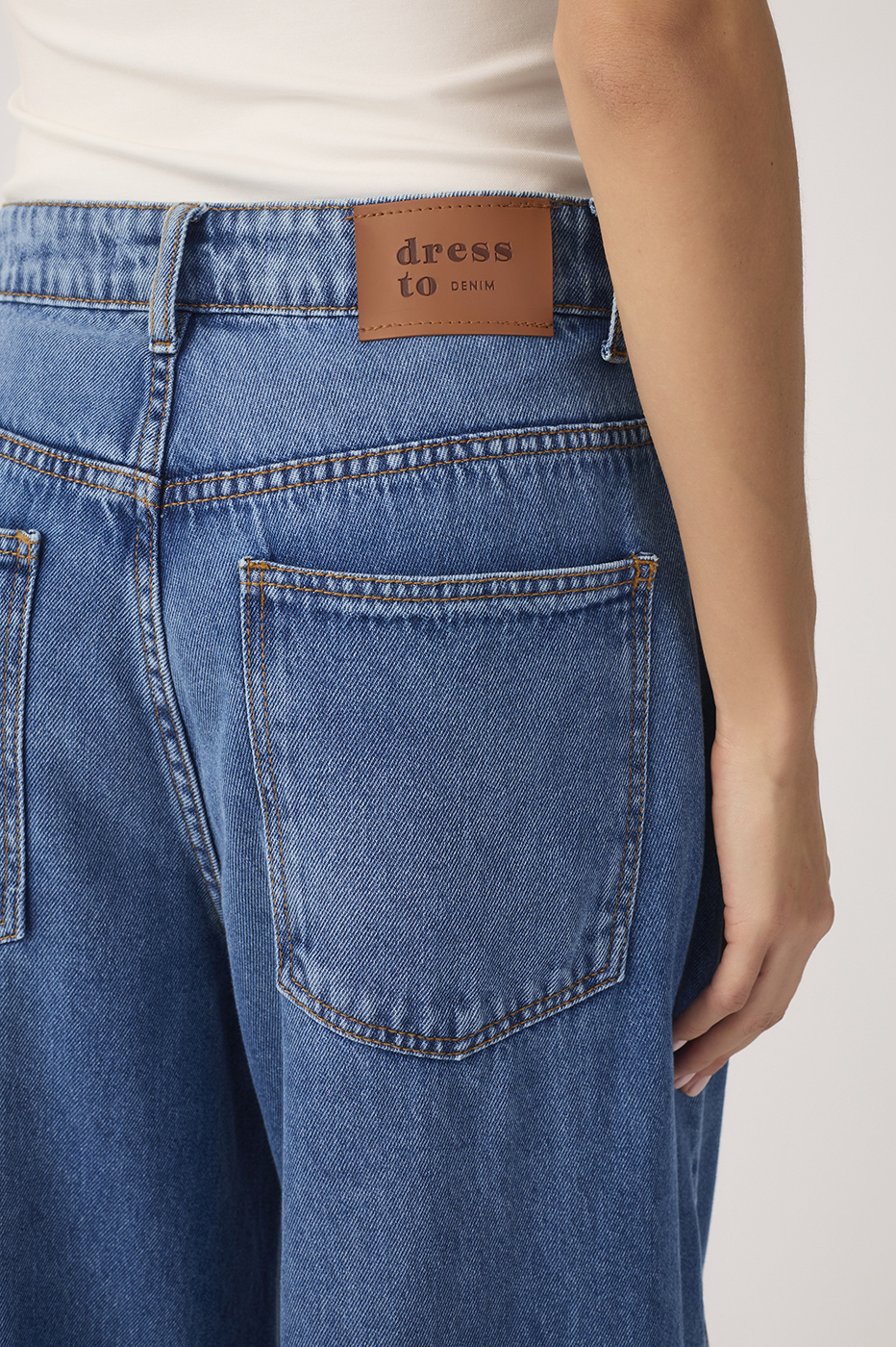 Jeans with Cutouts_7