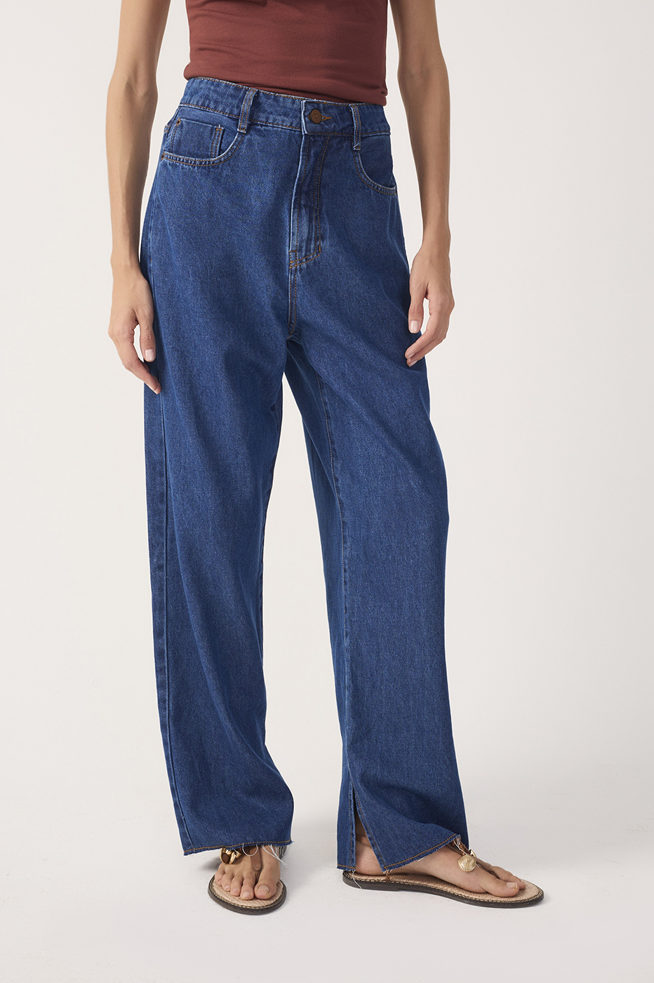 Straight-Leg Slit Jeans_4