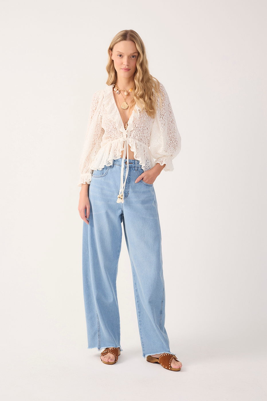 Barrel Frayed Hem Jeans_2