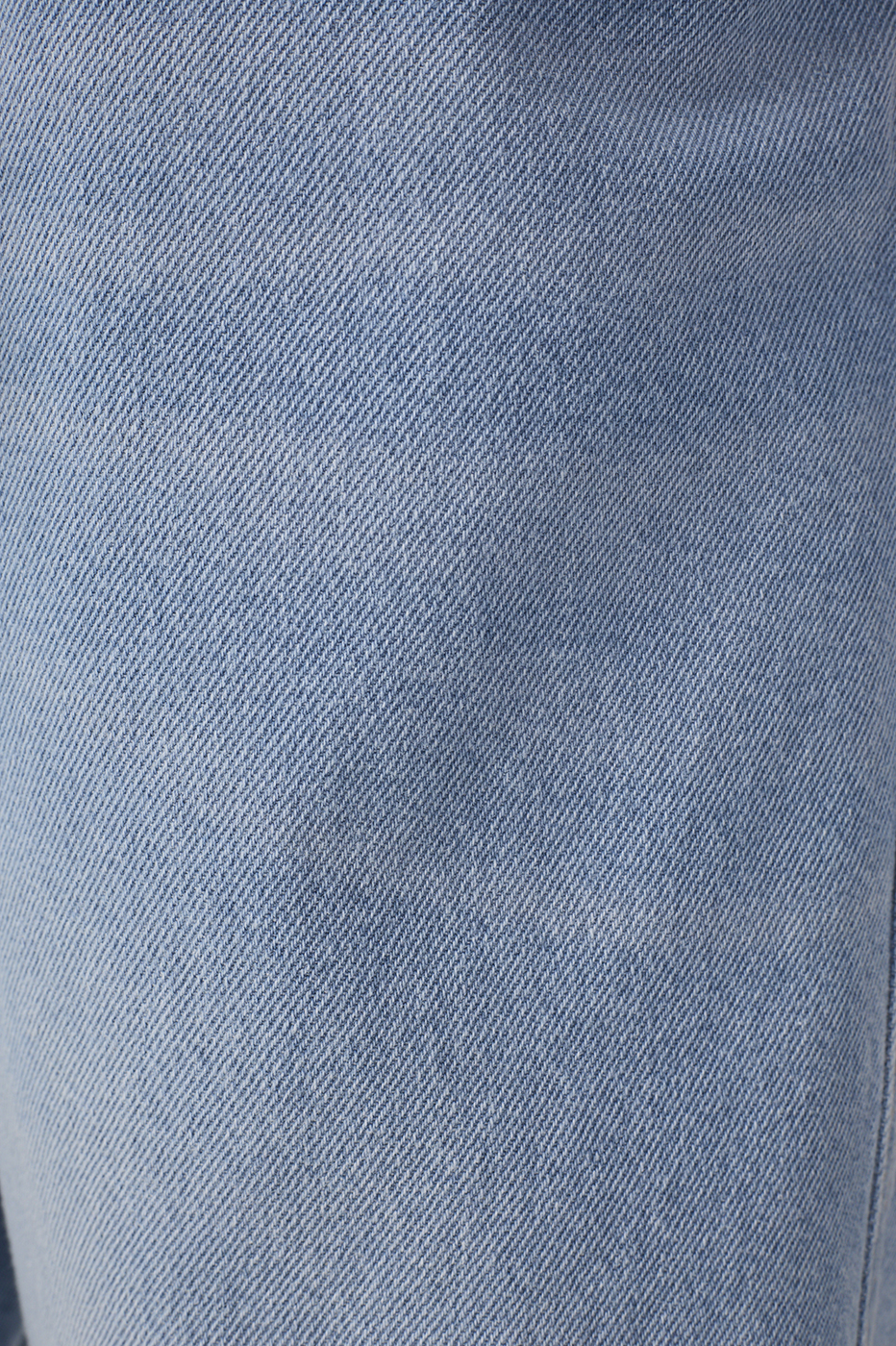 Barrel Frayed Hem Jeans