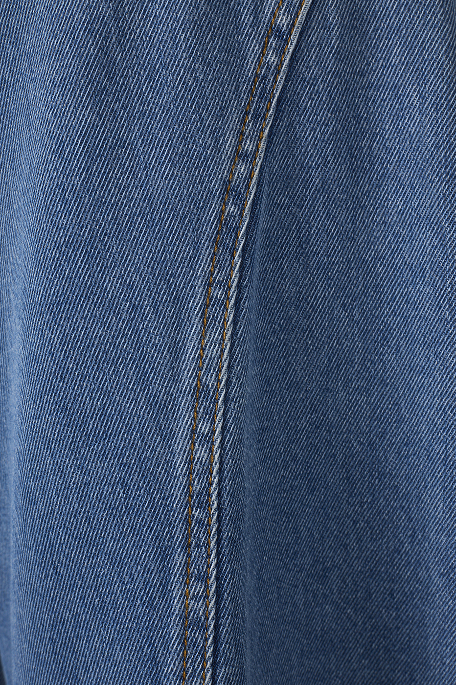 Off-White Seam Detail Twill Shorts_7