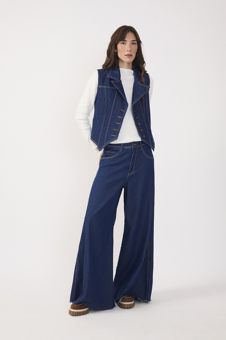 Topstitched Wide-Leg Jeans_2