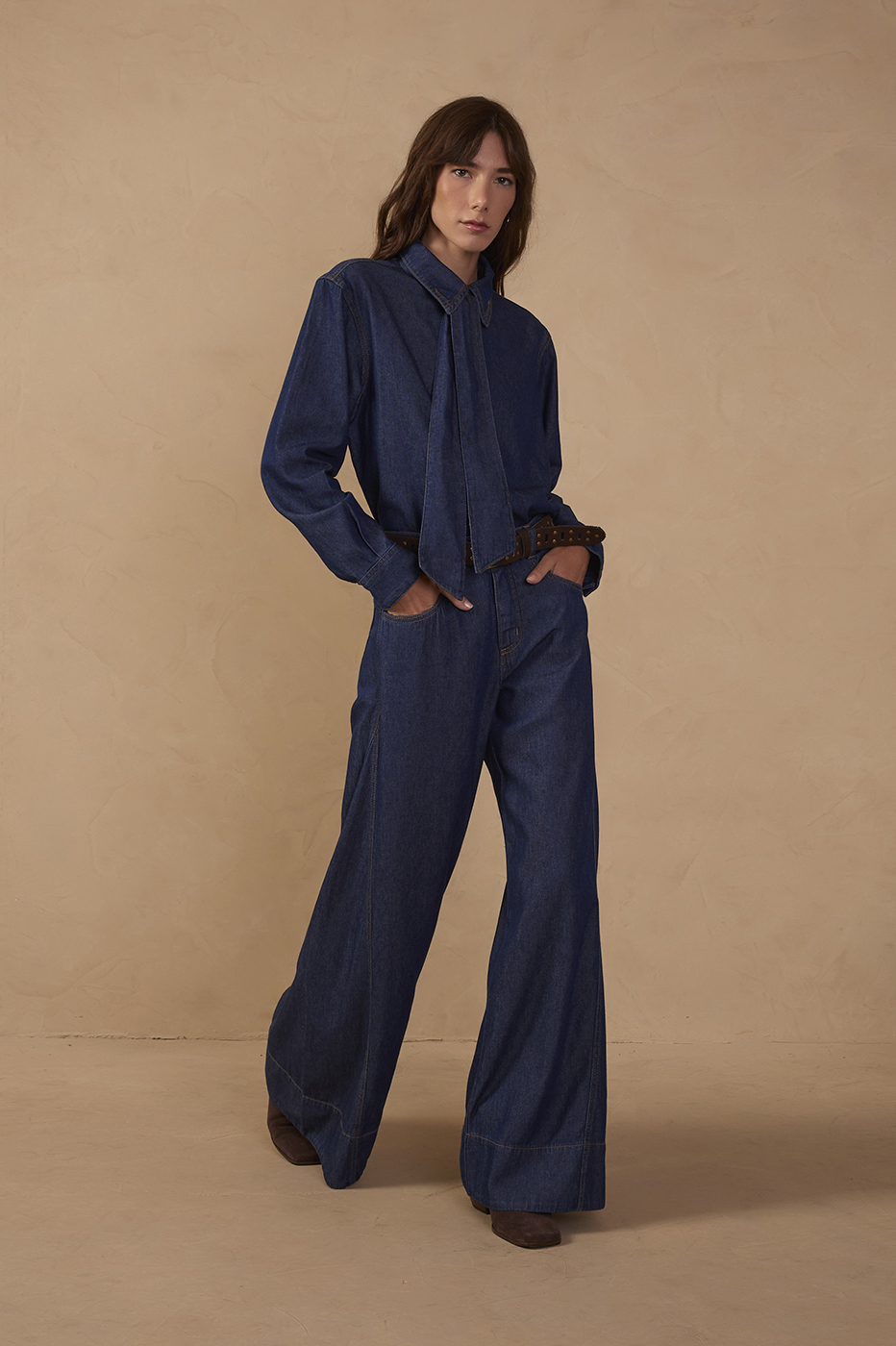 High-Rise Wide-Leg Jeans_1