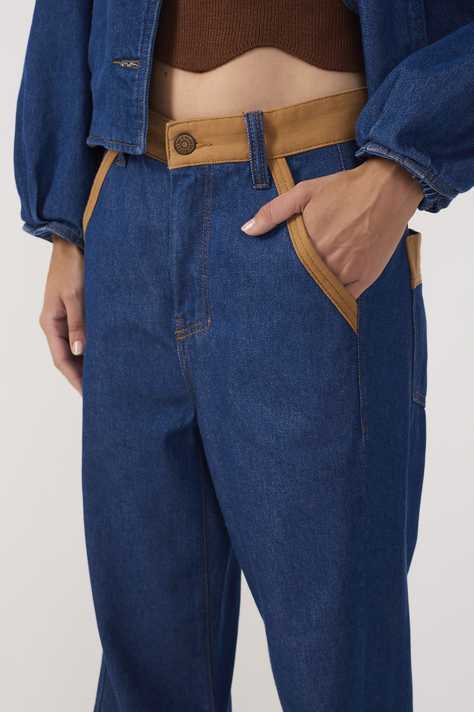 Two-Tone Wide-Leg Jeans_5