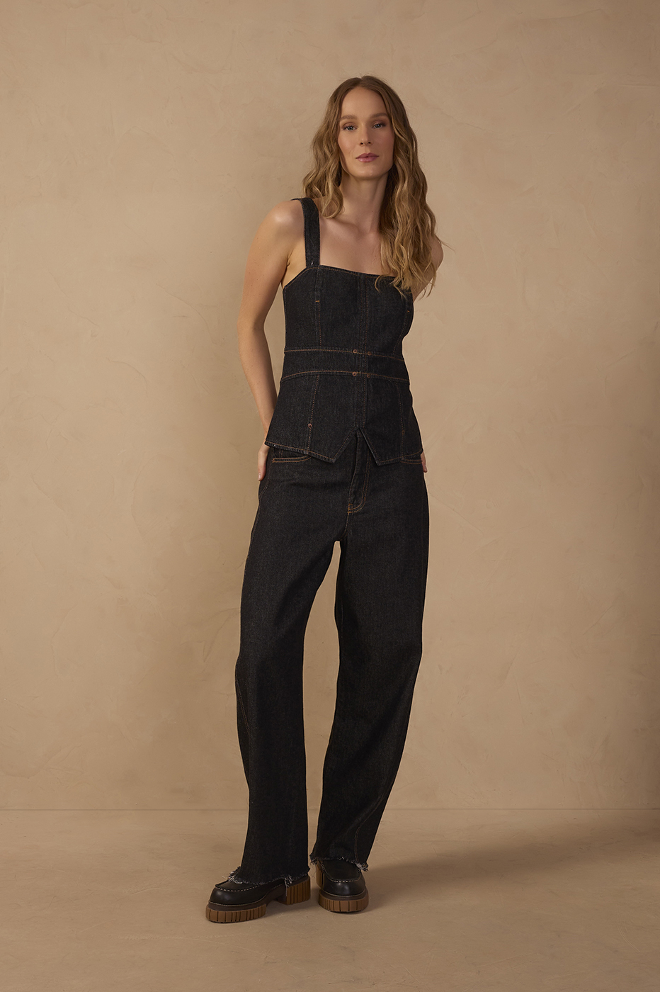 High-Waisted Barrel Jeans_1