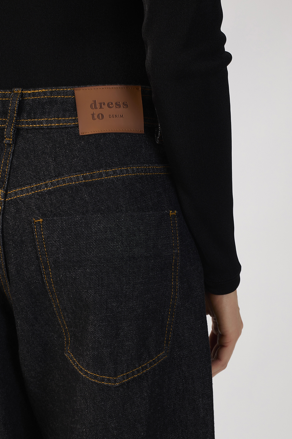 High-Waisted Barrel Jeans_6