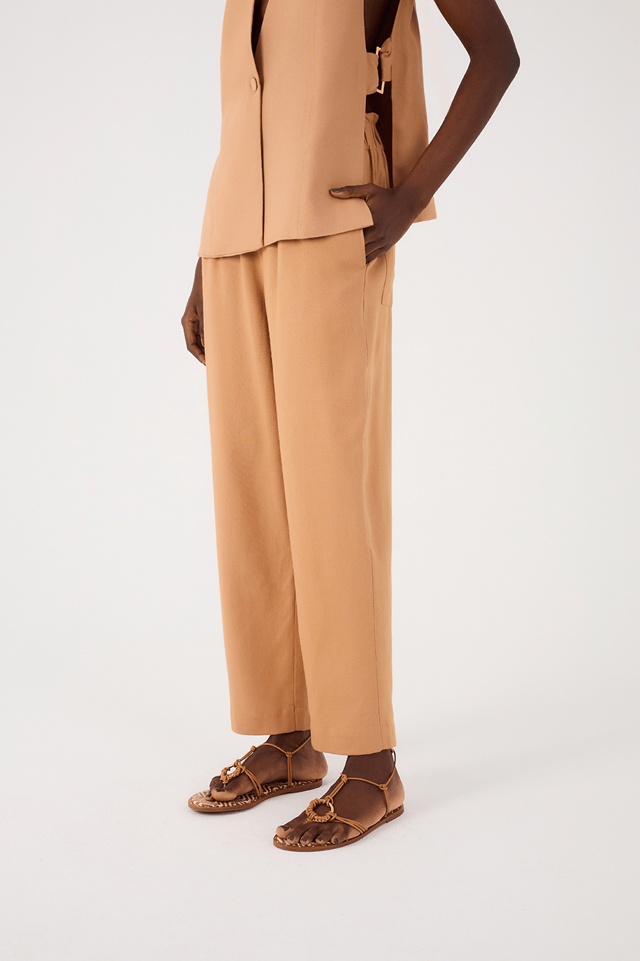 Beige Side Pockets Carrot Linen Pants