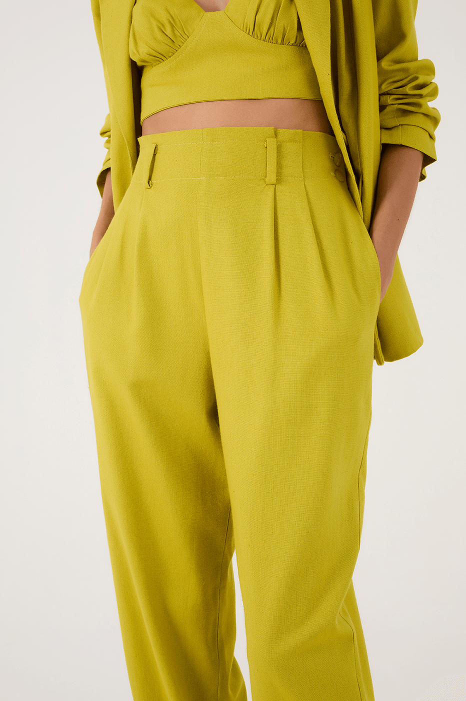 Green Urca Side Pockets Carrot Linen Pants