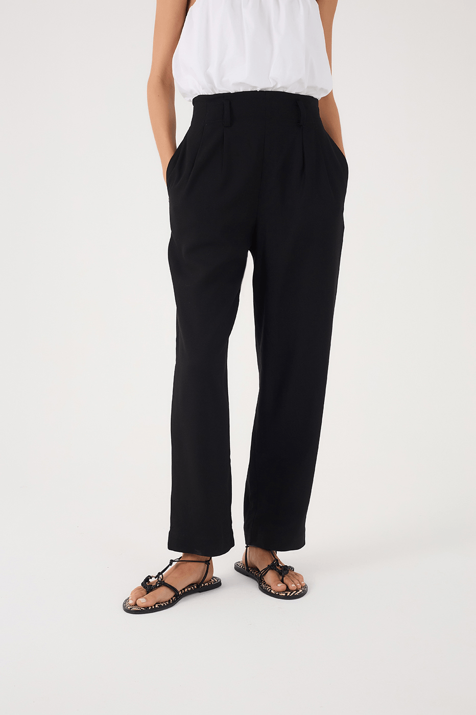 Black Side Pockets Carrot Linen Pants
