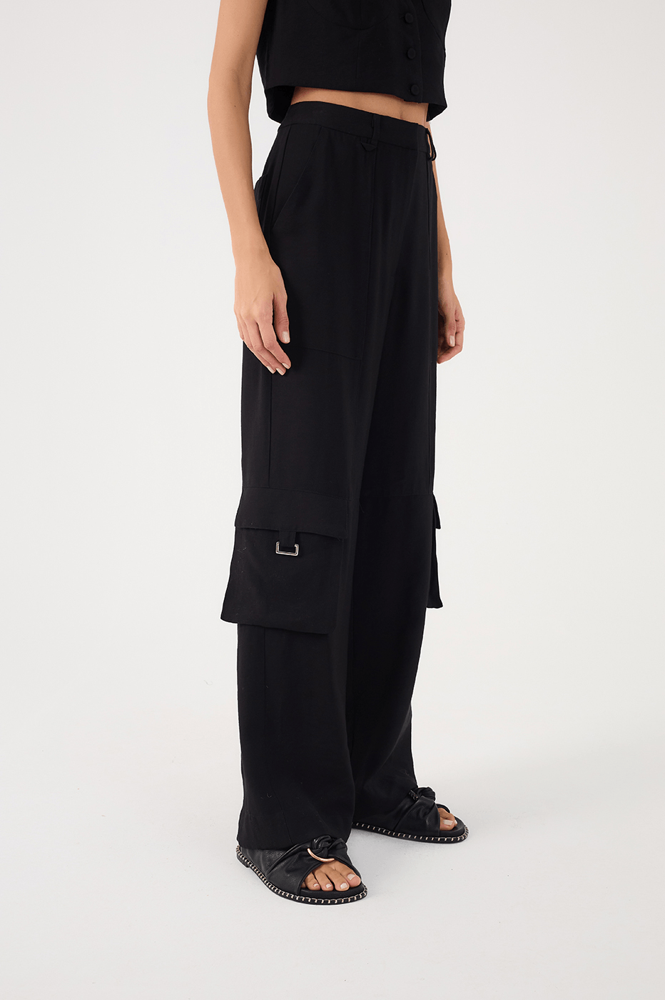 Black Leg Pockets Cargo Pants