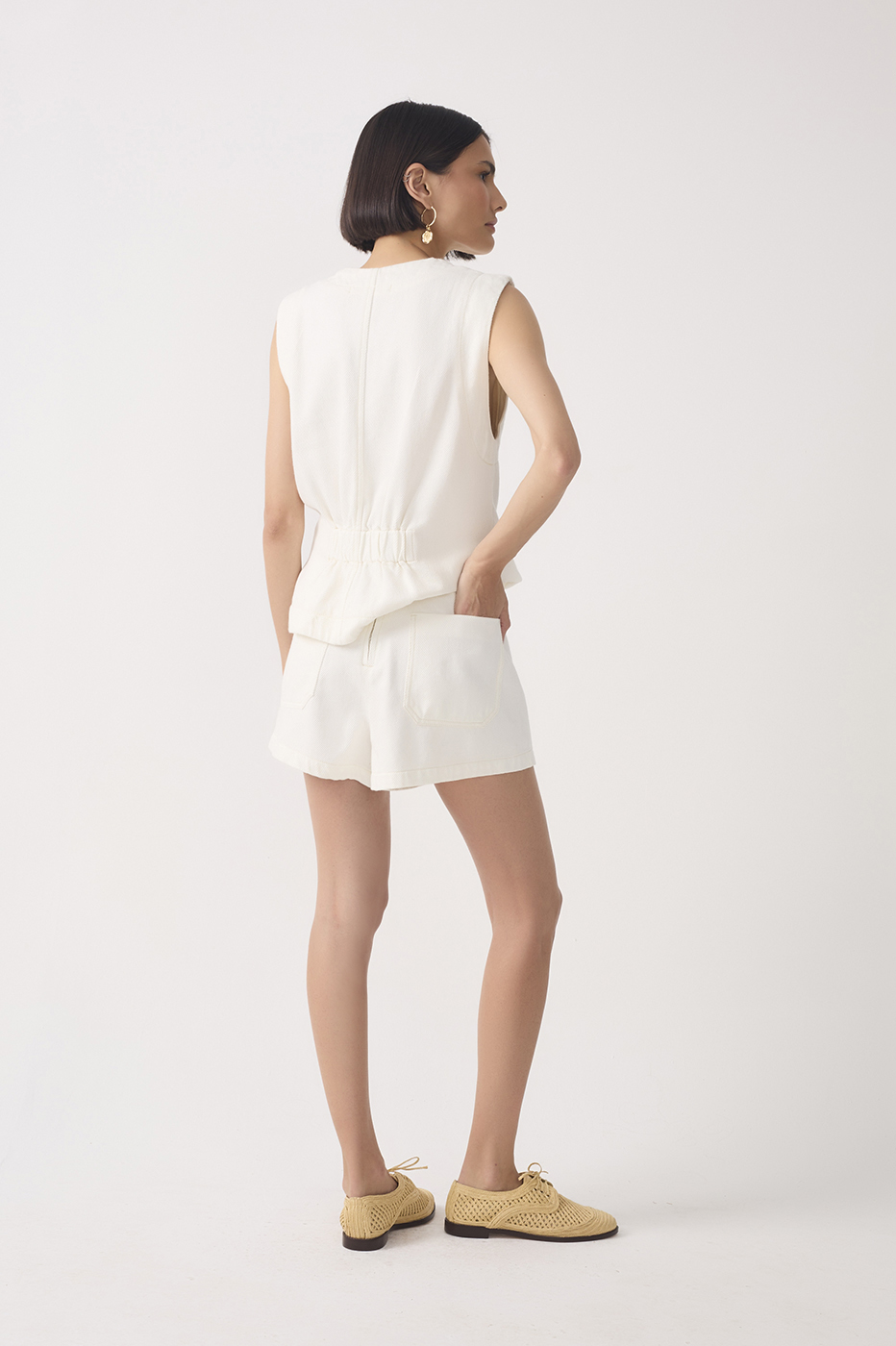 Off-White Belted Pockets Twill Shorts_4