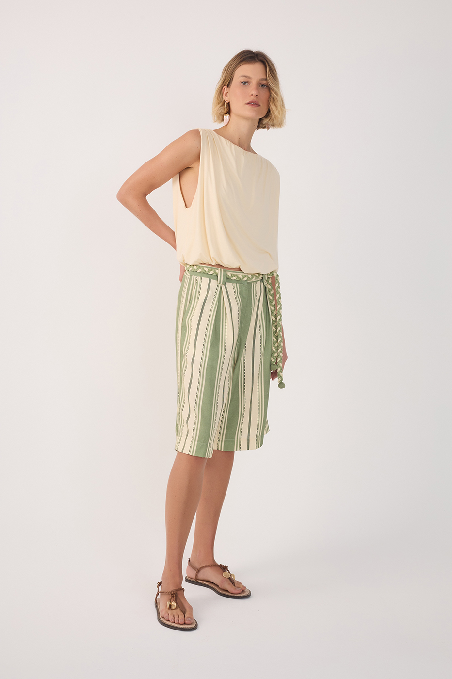 Linen Descanso Verde Print Bermuda_2