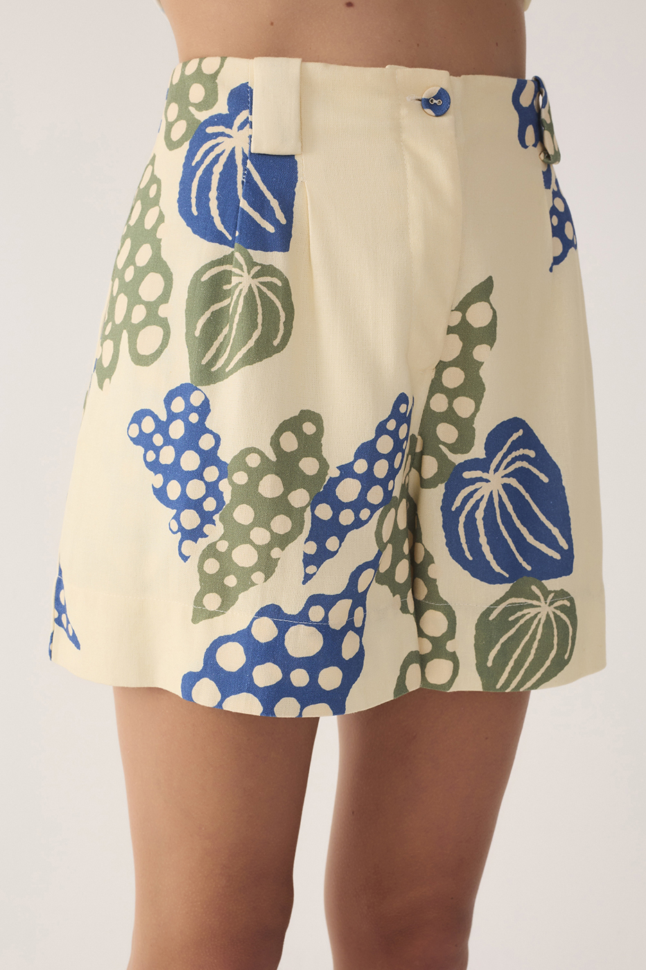Beige Begonia Pockets Linen Shorts_3