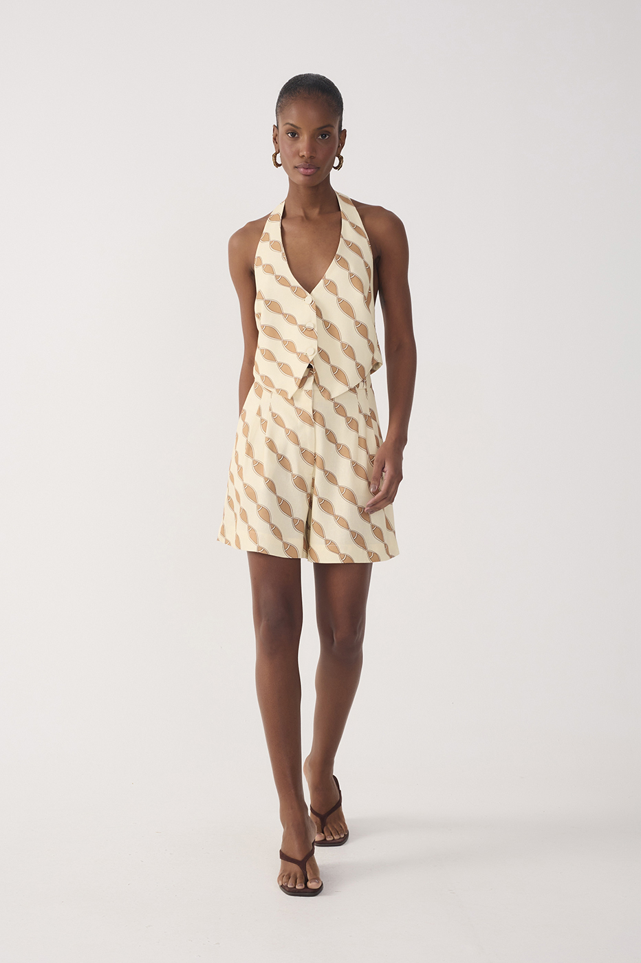 Beige Cardume Pleats Pockets Linen Shorts_2
