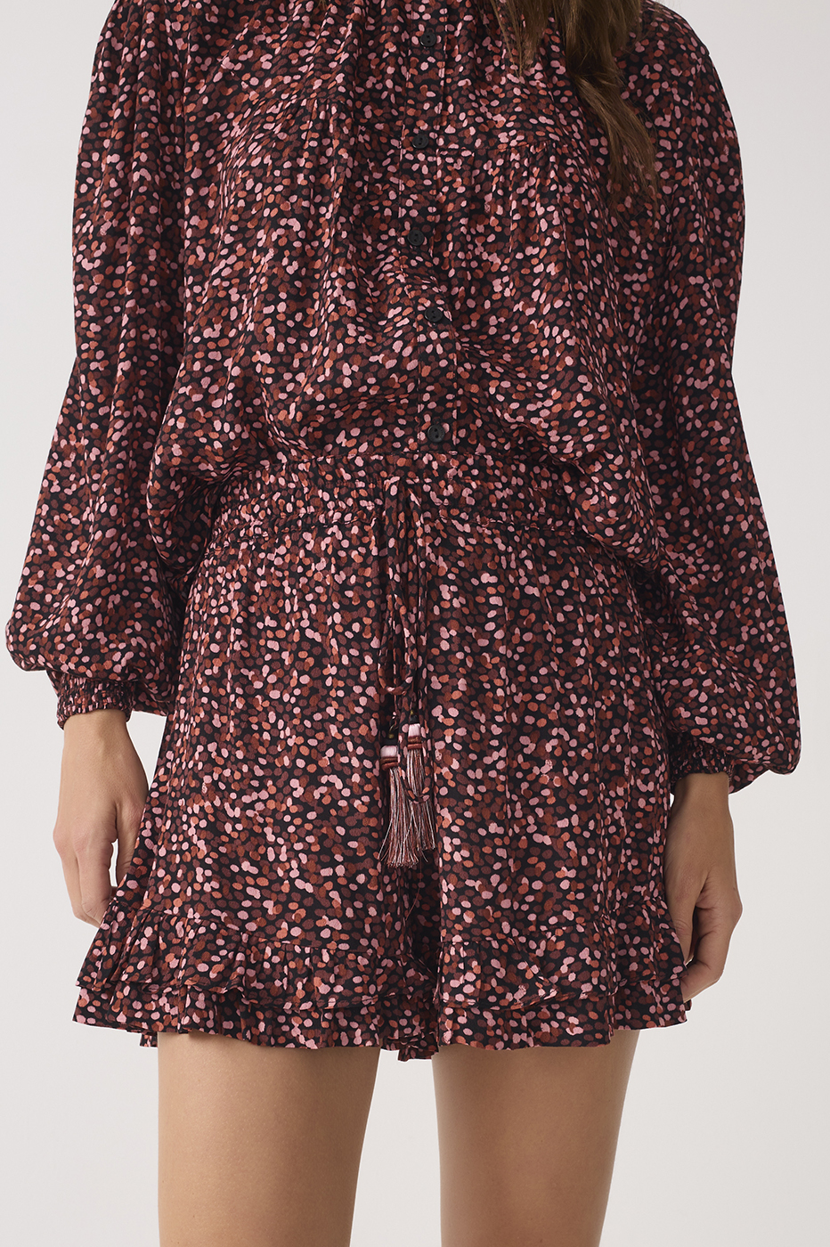 Brown Ceu Drawstring Ruffled Hem Shorts_4