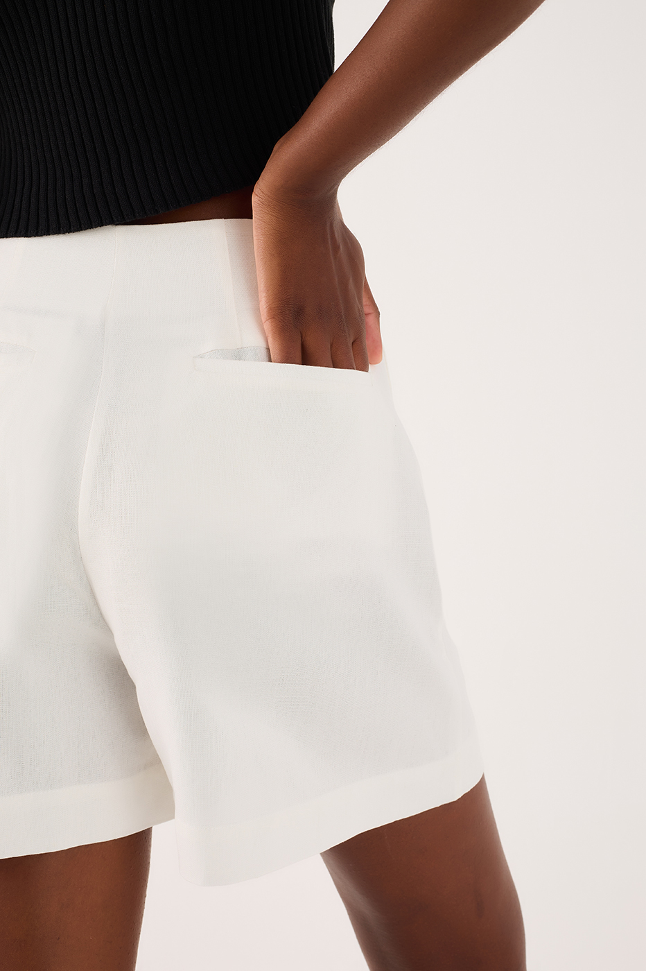 Linen Pleated Bermudas_4