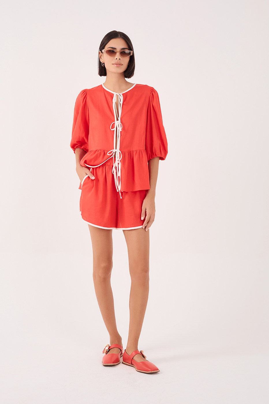 Red Elastic Waist Shorts with Contrast Piping_1