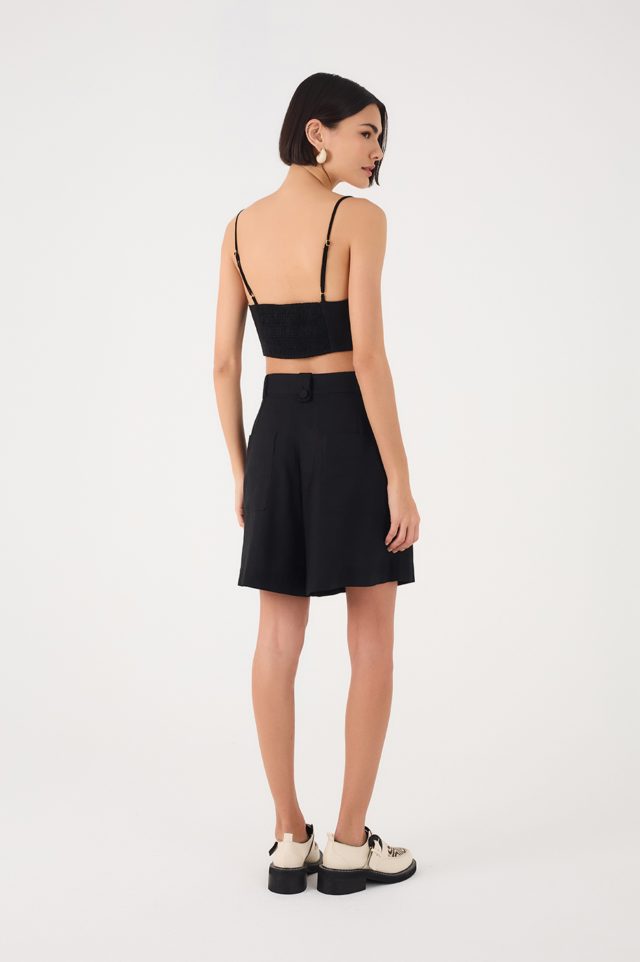 Black Buttoned Waist Side Pockets Bermuda Shorts