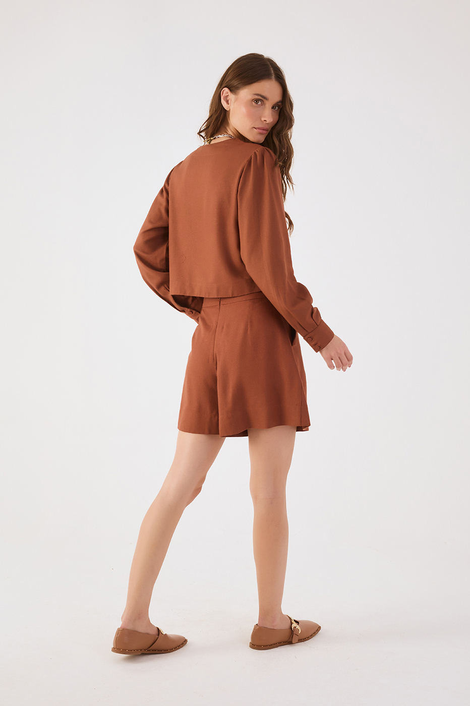Brown Mate Pleats Pockets Shorts