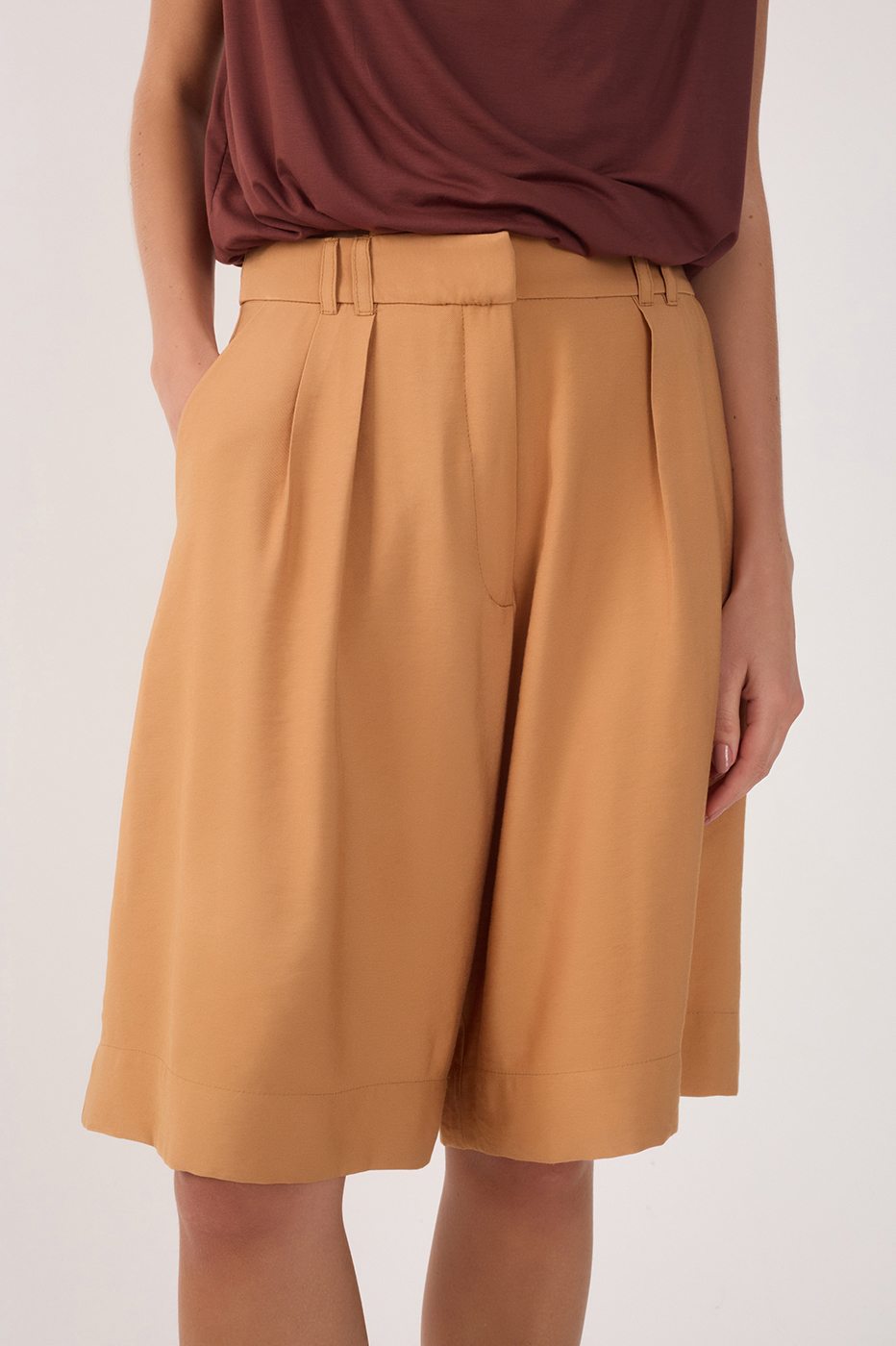 Tailored Pleats Bermuda_3