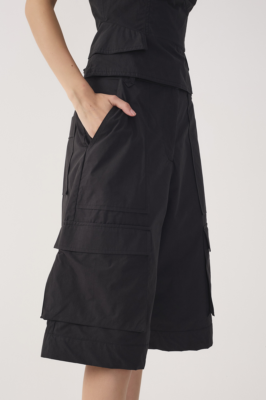 Utility Cotton Bermuda_4