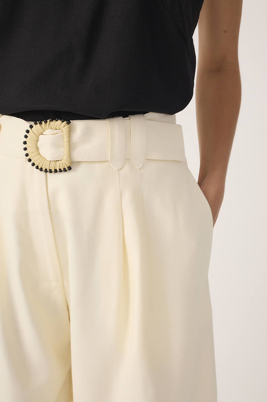 Linen Beaded Buckle Bermuda_5