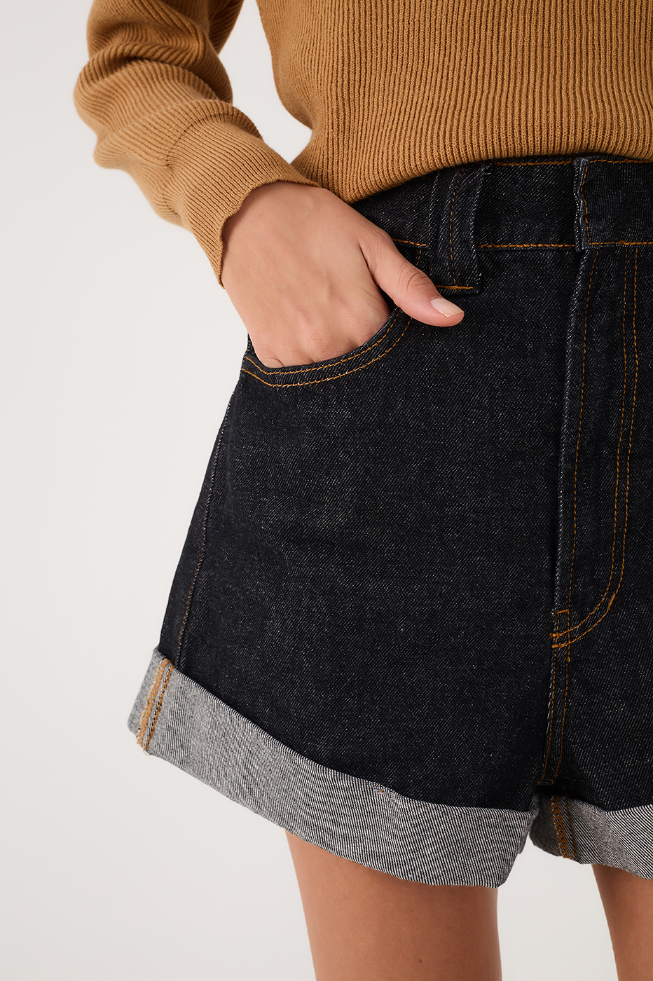 Denim Pockets Flipped Hem Shorts