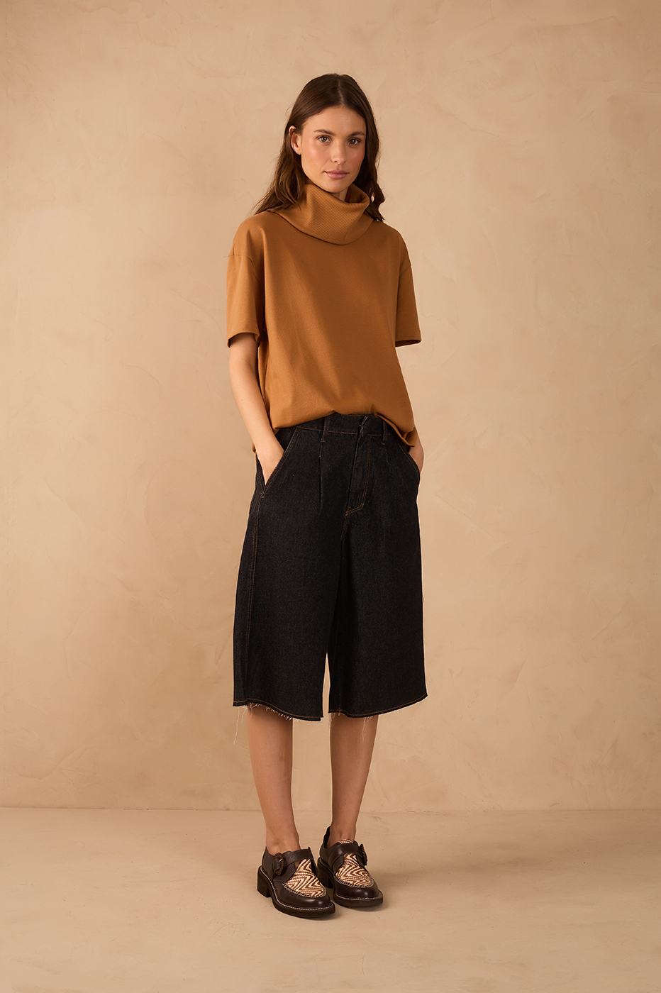 Black Denim Pockets Bermuda Shorts