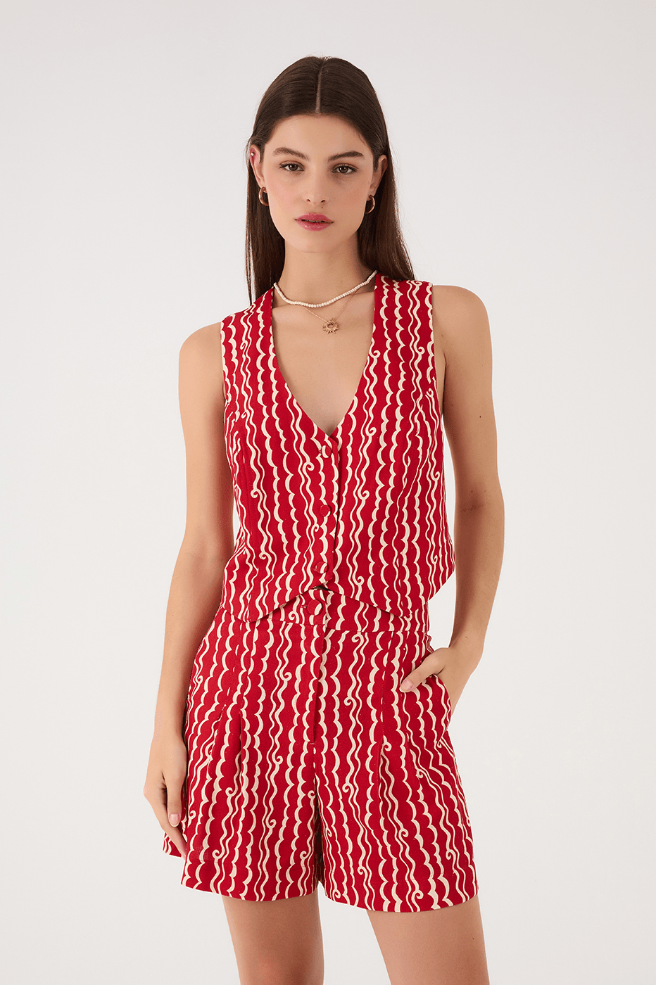 Red Atlantica Side Pockets Pleats Bermuda Shorts
